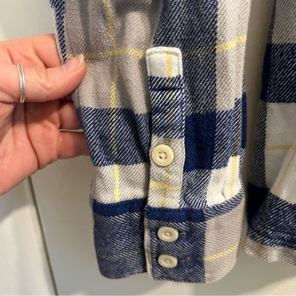Patagonia organic plaid flannel button up size 10 women’s - Picture 7 of 7